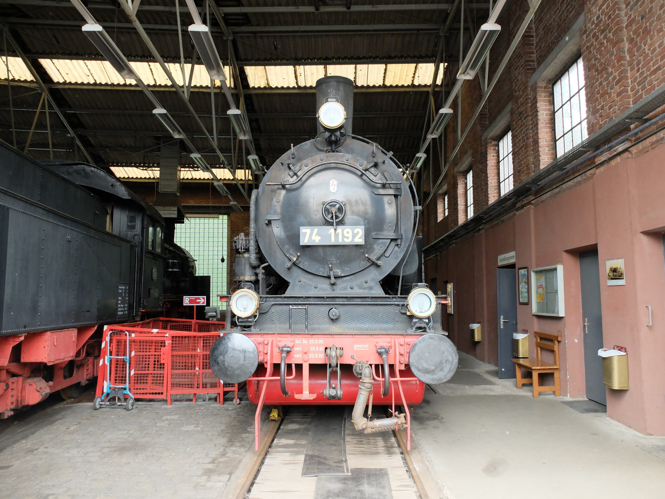 Dampflokomotive-im-eisenbahnmuseum bochum-künstlertreff-ausflug