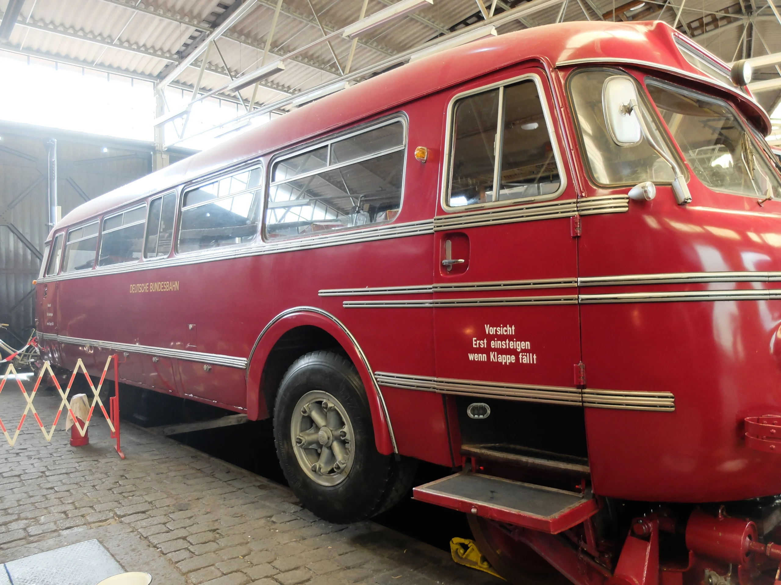 schienenstraßenbus-schistrabus-eisenbahnmuseum-bochum-künstlertreff-ausflug